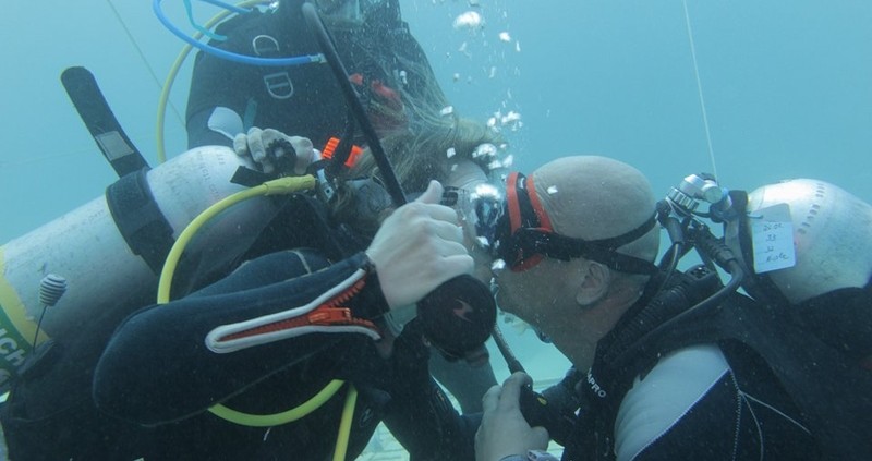 Heiratsantrag_unter_Wasser_2